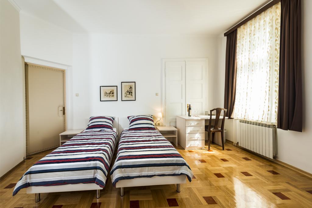 Vila Regina Rooms Karlovac Extérieur photo
