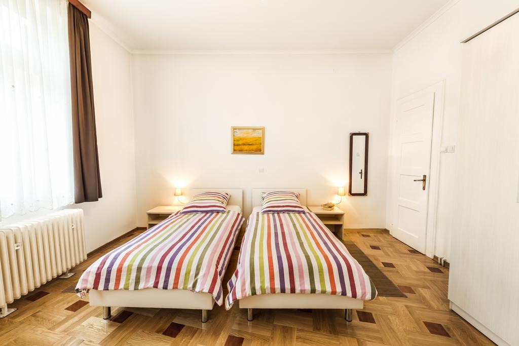 Vila Regina Rooms Karlovac Extérieur photo