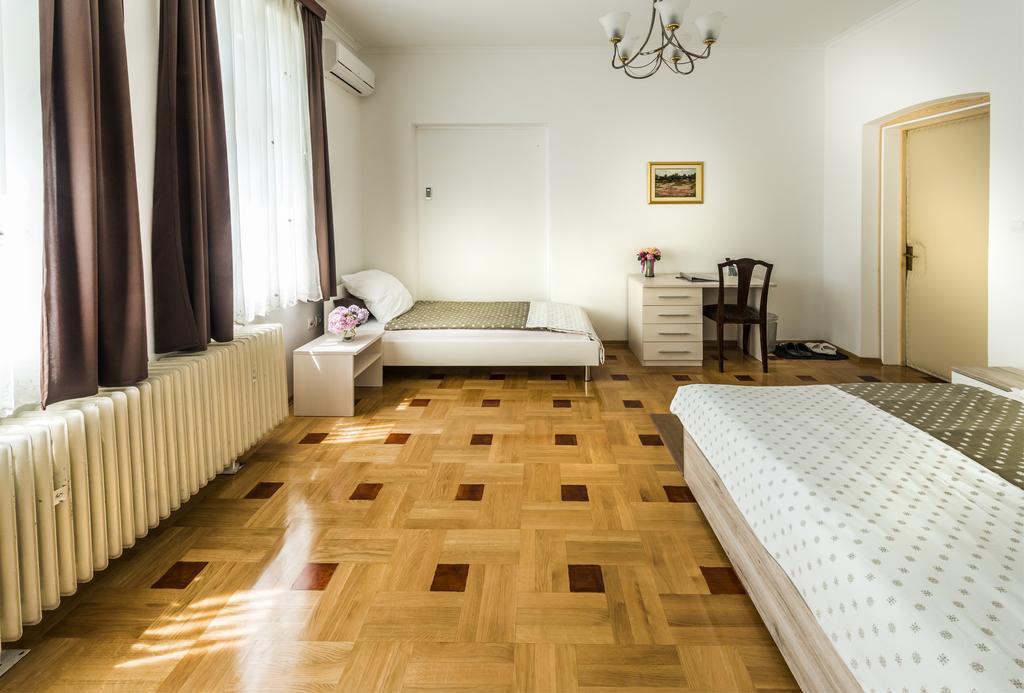 Vila Regina Rooms Karlovac Extérieur photo