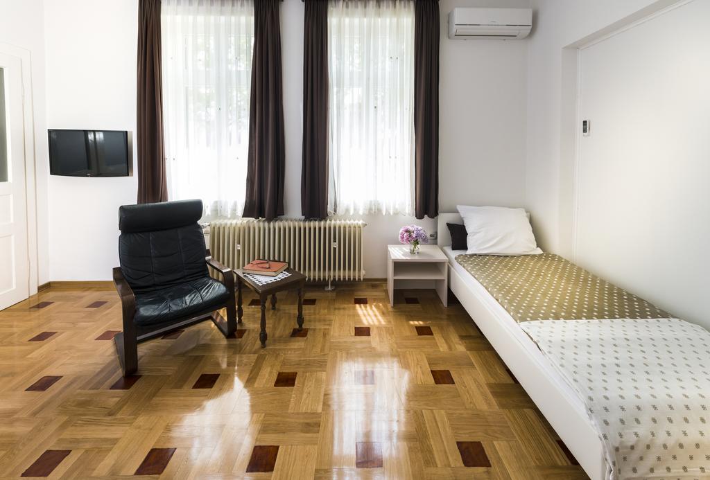 Vila Regina Rooms Karlovac Extérieur photo