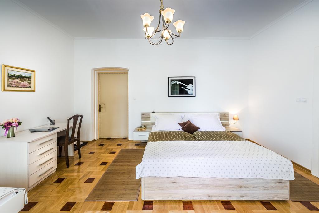 Vila Regina Rooms Karlovac Extérieur photo
